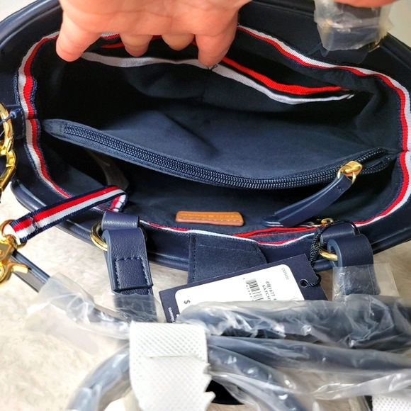 Tommy Hilfiger Satchel - Picture 5 of 7